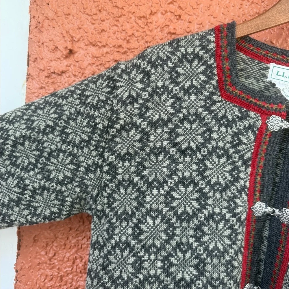 Vintage 90s L.L. Bean Fair Isle Silver Clasp Cardigan Sweater Medium Wool - Picture 4 of 6